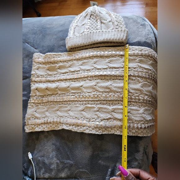 Scarf & Hat set - Picture 2 of 4